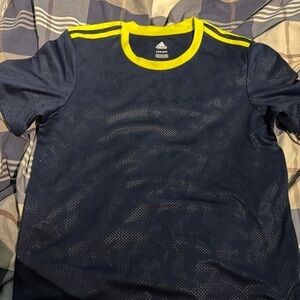 Adidas boys Navy Blue T-Shirt with Yellow Accents NWOT large